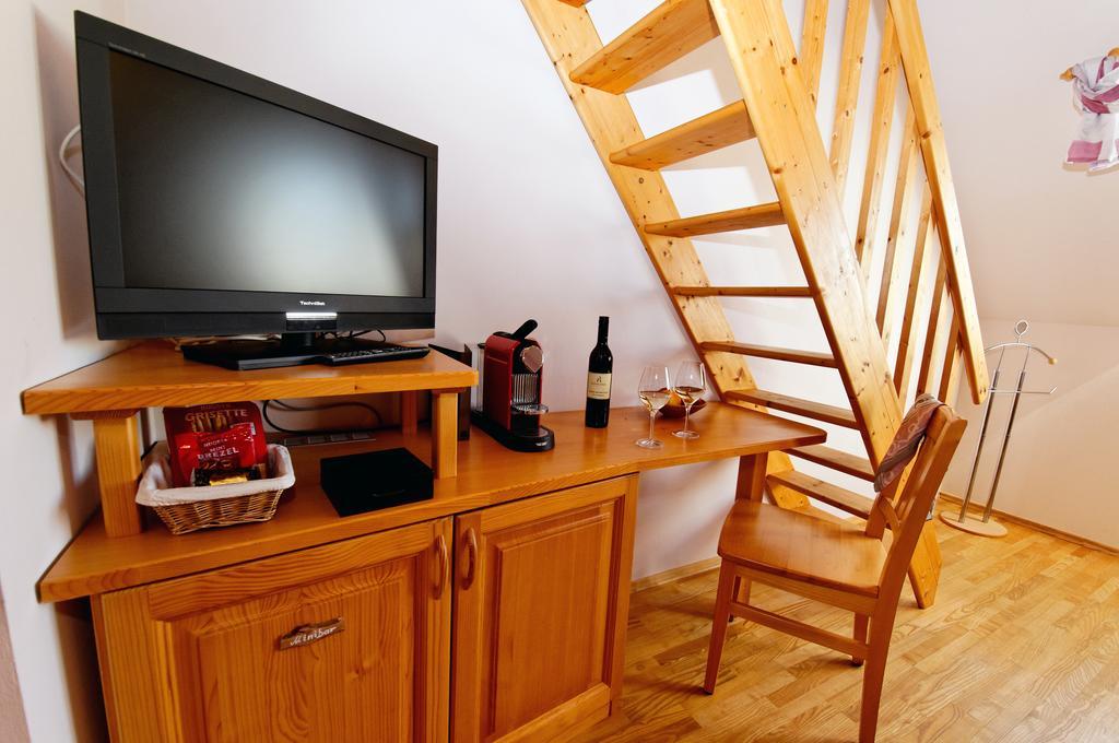 Weingut Winzerzimmer Rothschaedl Leutschach Habitación foto